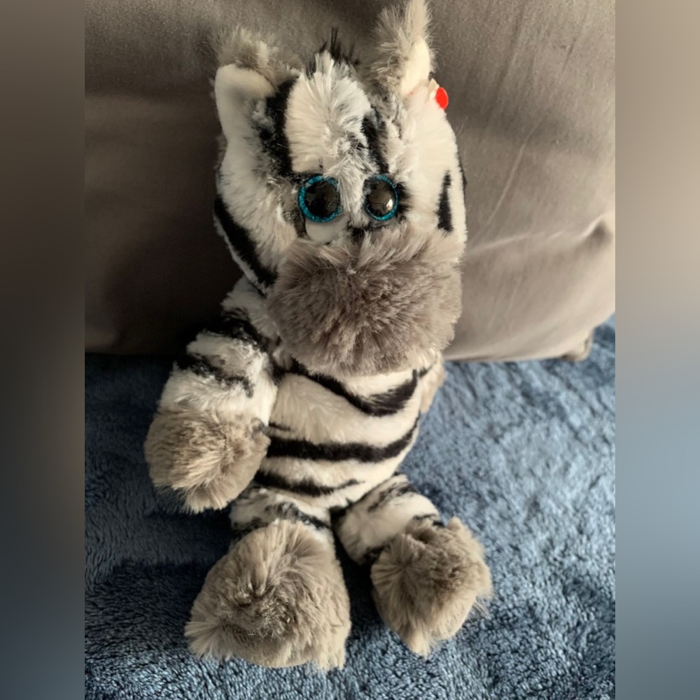Ty Cuddlys Zahari the Zebra Soft Rare Black White Blue Eyes.
